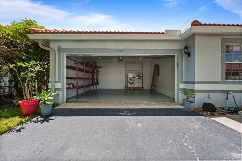 3 bedroom Single Family Residence at 13452 NW 5th Court, Sawgrass Plantation, Plantation — photo 2