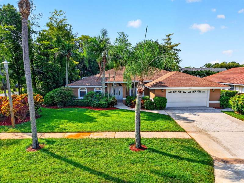 4 bedroom Single Family Residence at 13578 Chatsworth Village Drive, Greenview Shores 2 Of Wellington, Wellington — photo 3