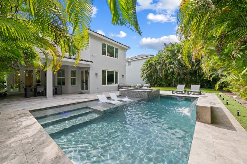 5 bedroom Single Family Residence at 10560 Walnut Valley Drive, Canyon Lakes 1, Boynton Beach — photo 2