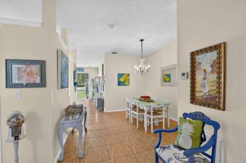 3162 Via Poinciana #6, Lake Worth FL - photo 7 of 45