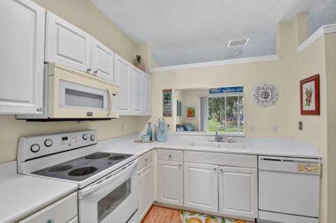 3162 Via Poinciana #6, Lake Worth FL - photo 12 of 45