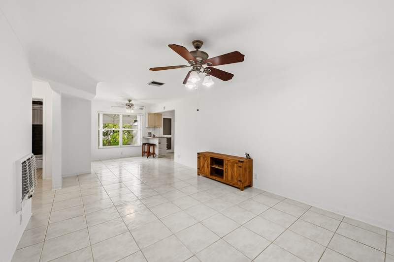 2 bedroom Single Family Residence at 1716 N 25th Avenue, Hollywood Park, Hollywood — photo 5