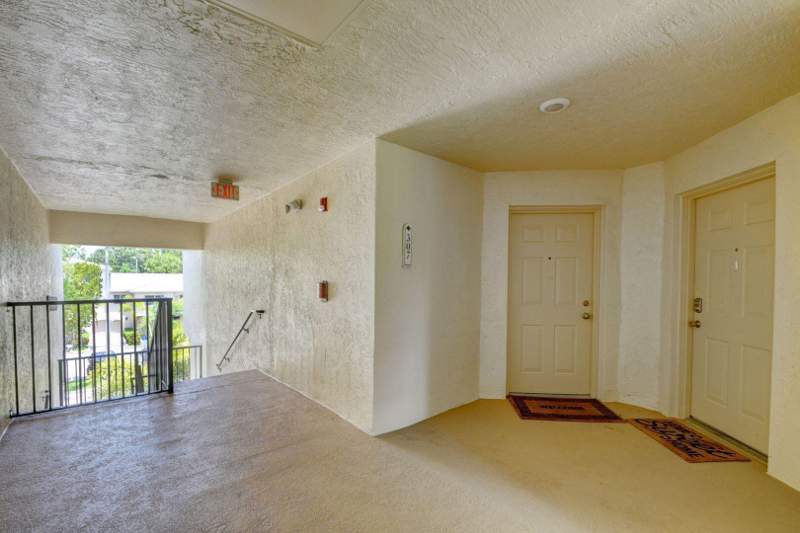 2 bedroom Condominium at 300 Crestwood Court #307, Grand View At Crestwood Condo, Royal Palm Beach — photo 3