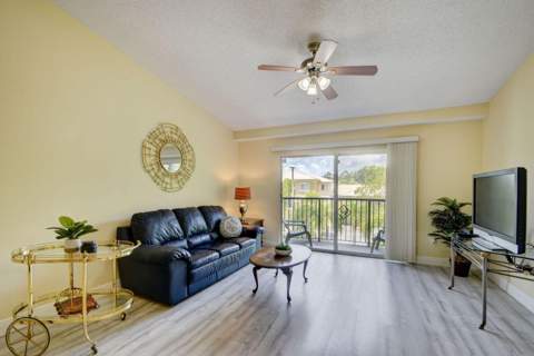 300 Crestwood Court #307, Royal Palm Beach FL - photo 6 of 29