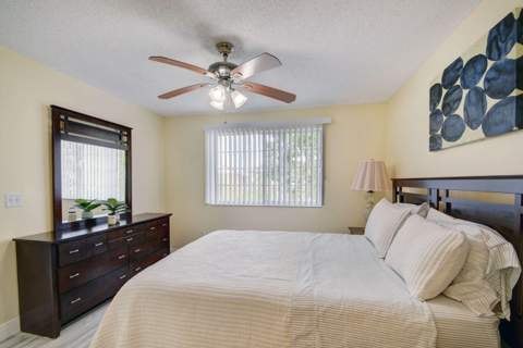 300 Crestwood Court #307, Royal Palm Beach FL - photo 16 of 29