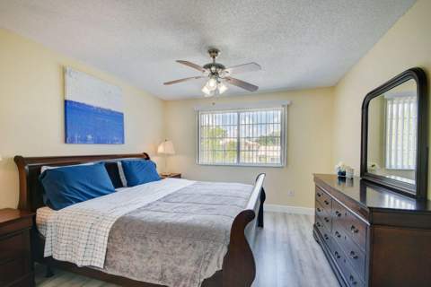 300 Crestwood Court #307, Royal Palm Beach FL - photo 19 of 29