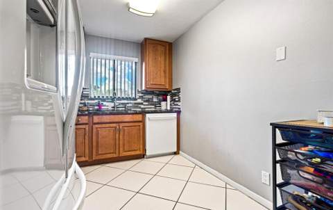 7442 Ashmont Circle #203, Tamarac FL - photo 6 of 14