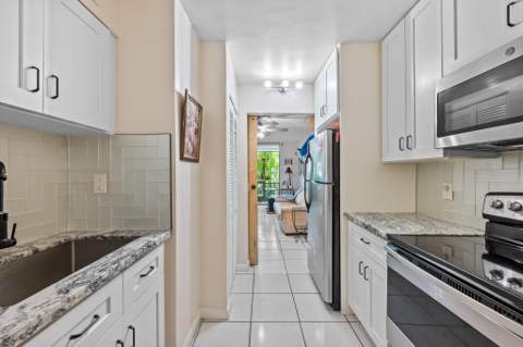 7401 NW 16th Street #102, Plantation FL - photo 10 of 36