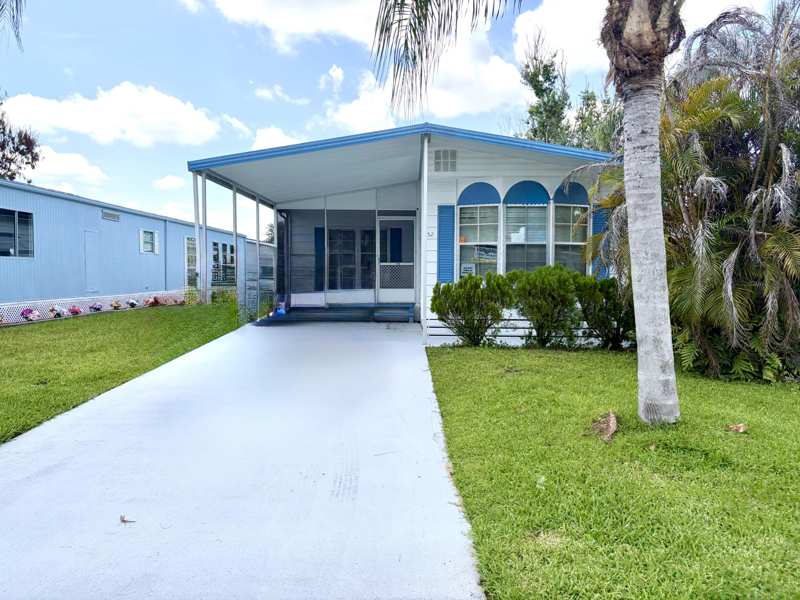 2 bedroom Manufactured Home at 52 Camino Del Rio, Spanish Lakes, Port St. Lucie — photo 1