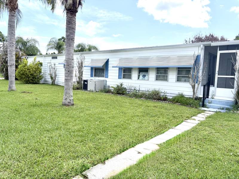 2 bedroom Manufactured Home at 52 Camino Del Rio, Spanish Lakes, Port St. Lucie — photo 3