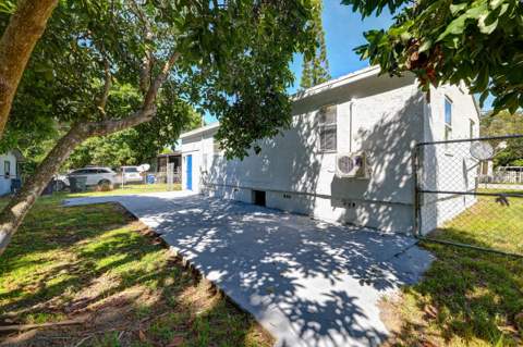 305 N 13th Street, Fort Pierce FL - photo 14 of 16