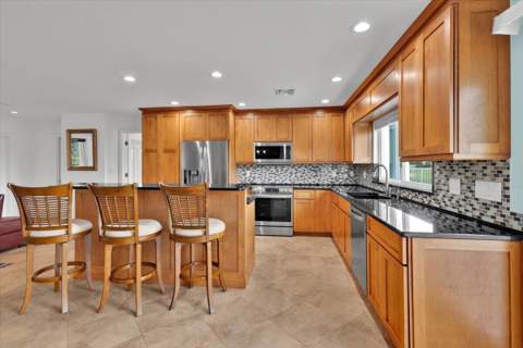 611 SE Harborview Drive, Port St. Lucie FL - photo 22 of 87