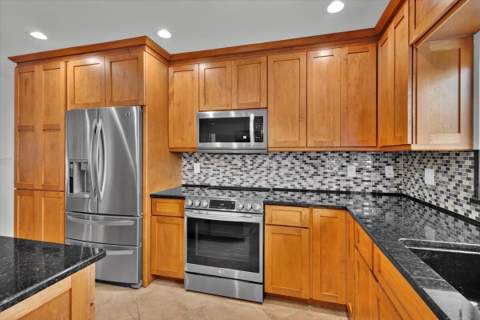611 SE Harborview Drive, Port St. Lucie FL - photo 15 of 87