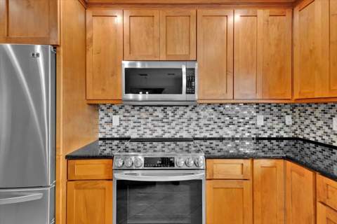 611 SE Harborview Drive, Port St. Lucie FL - photo 17 of 87