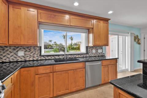 611 SE Harborview Drive, Port St. Lucie FL - photo 18 of 87