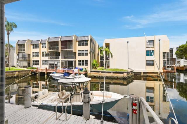 Island Club Four Condo