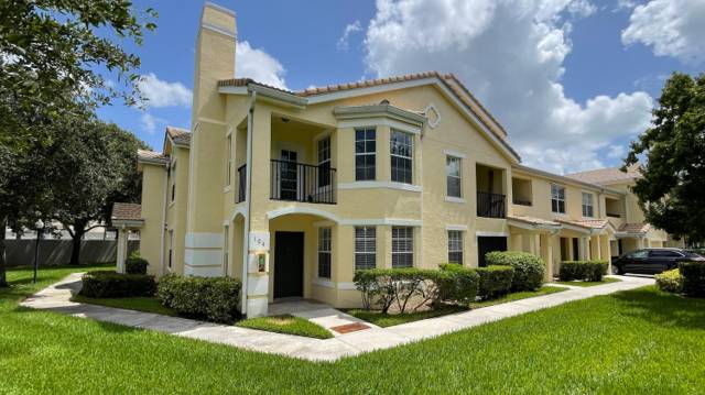 The Belmont Ii At St Lucie West, A Condominium