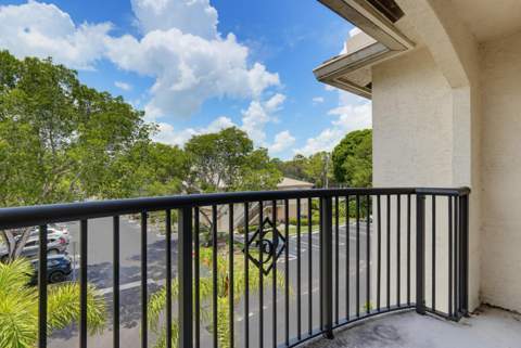 400 N Crestwood Ct Court #417, Royal Palm Beach FL - photo 22 of 45