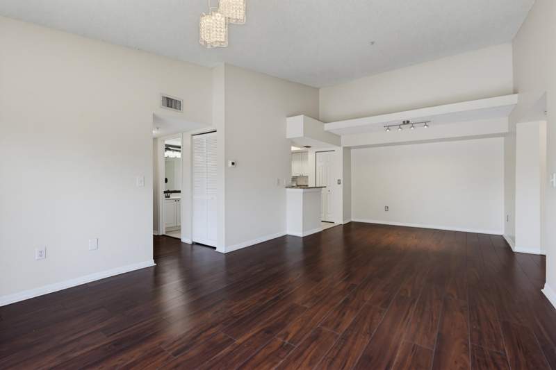 3 bedroom Condominium at 400 N Crestwood Ct Court #417, Grand View At Crestwood Condo, Royal Palm Beach — photo 5