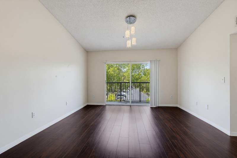 3 bedroom Condominium at 400 N Crestwood Ct Court #417, Grand View At Crestwood Condo, Royal Palm Beach — photo 4
