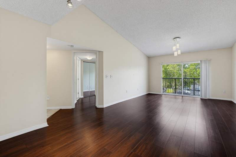 3 bedroom Condominium at 400 N Crestwood Ct Court #417, Grand View At Crestwood Condo, Royal Palm Beach — photo 3