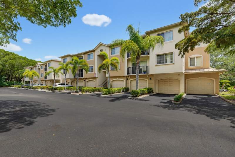3 bedroom Condominium at 400 N Crestwood Ct Court #417, Grand View At Crestwood Condo, Royal Palm Beach — photo 2