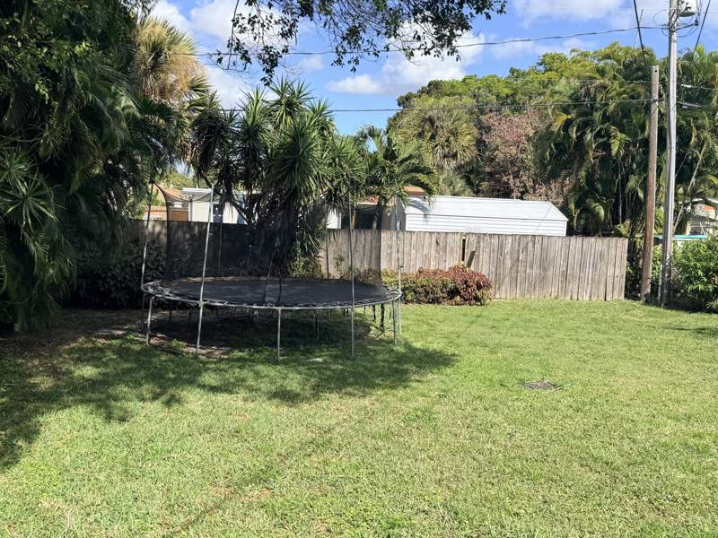 3 bedroom Single Family Residence at 937 Upland Road, Belle Vue Add To Wpb, West Palm Beach — photo 2