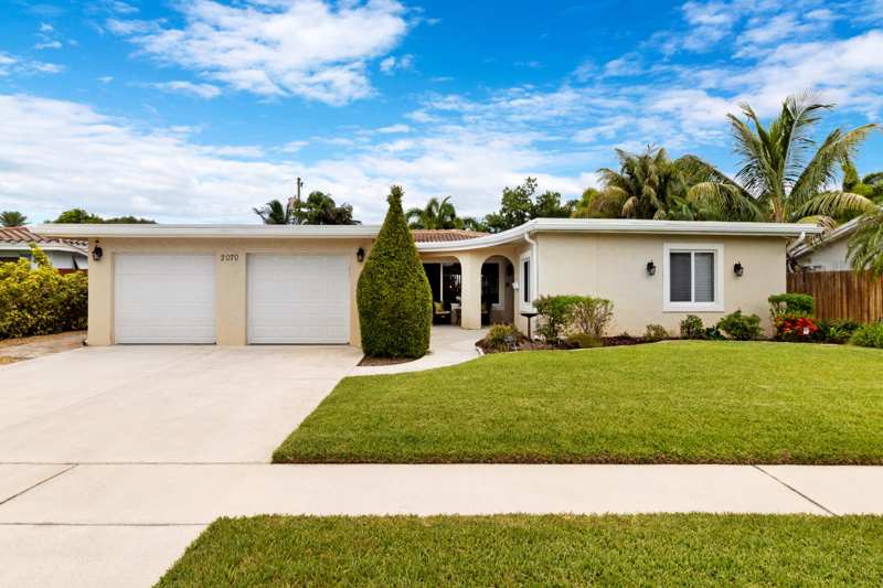3 bedroom Single Family Residence at 2070 NE 63rd Street, Imperial Point 2 Sec, Fort Lauderdale — photo 1