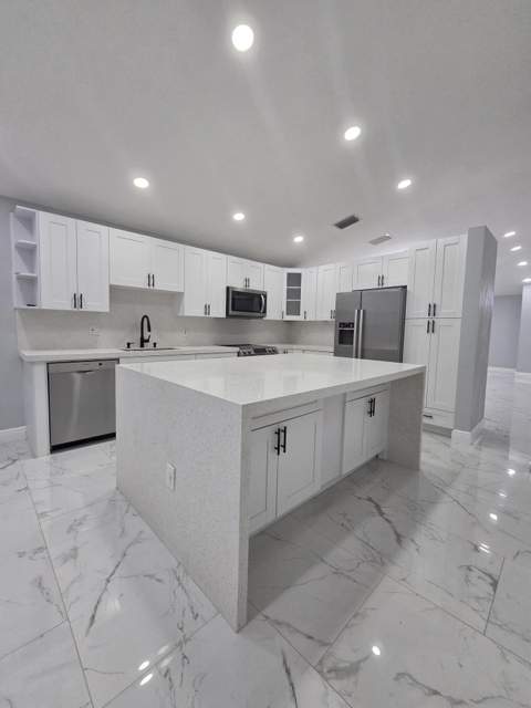 11534 NW 4th Manor, Coral Springs FL - photo 6 of 36