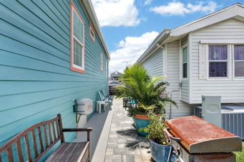 946 Nettles Boulevard, Jensen Beach FL - photo 12 of 45