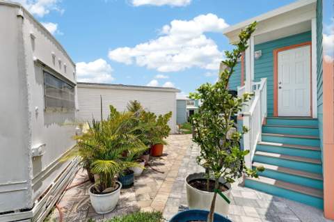 946 Nettles Boulevard, Jensen Beach FL - photo 16 of 45