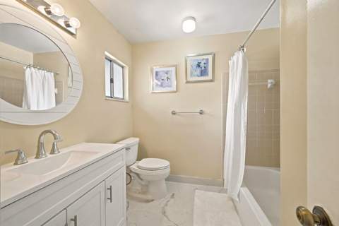 1227 Sussex Drive, North Lauderdale FL - photo 9 of 30