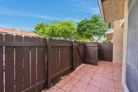 1227 Sussex Drive, North Lauderdale FL - photo 6 of 30