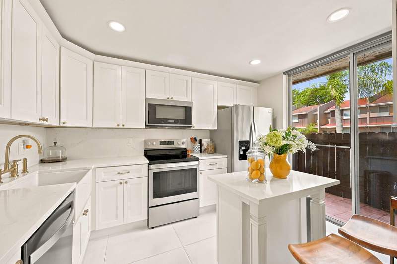 2 bedroom Townhouse at 1227 Sussex Drive, Hamptons Of North Lauderdale, North Lauderdale — photo 2