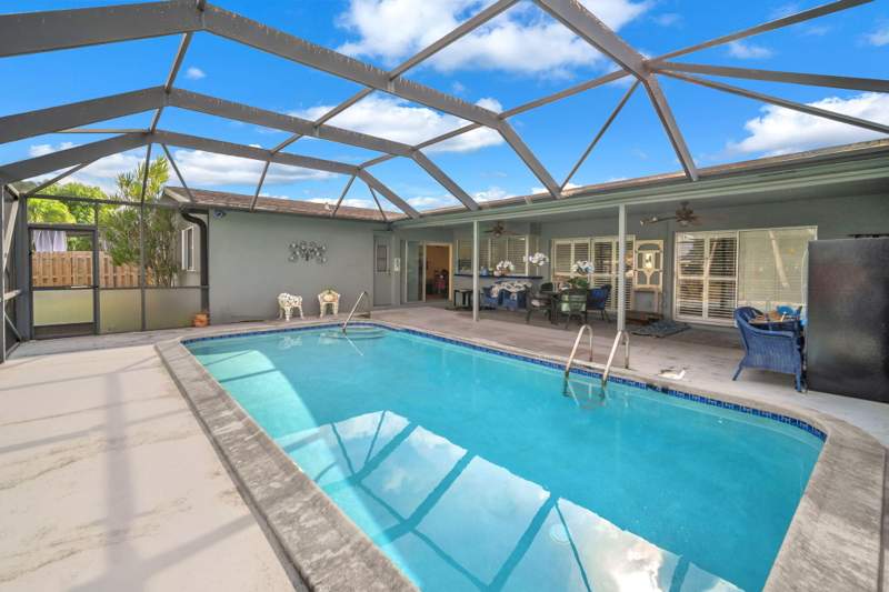 4 bedroom Single Family Residence at 9371 NW 24th Court, Sunrise Golf Village Sec 21, Sunrise — photo 5