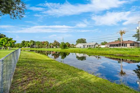 2367 SE Rock Springs Drive, Port St. Lucie FL - photo 18 of 45