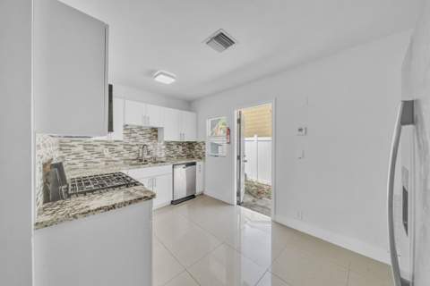 5409 Western Avenue, West Palm Beach FL - photo 12 of 55