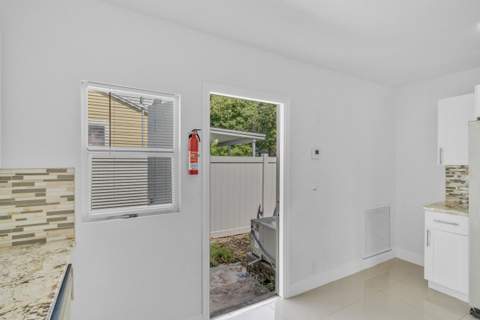 5409 Western Avenue, West Palm Beach FL - photo 14 of 55