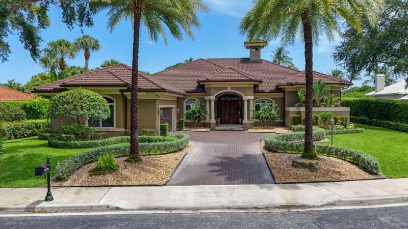 3 bedroom Single Family Residence at 2773 Tecumseh Drive, Bear Lakes Estates North, West Palm Beach — photo 3