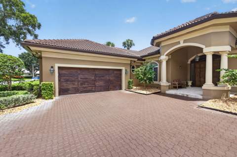 2773 Tecumseh Drive, West Palm Beach FL - photo 6 of 93