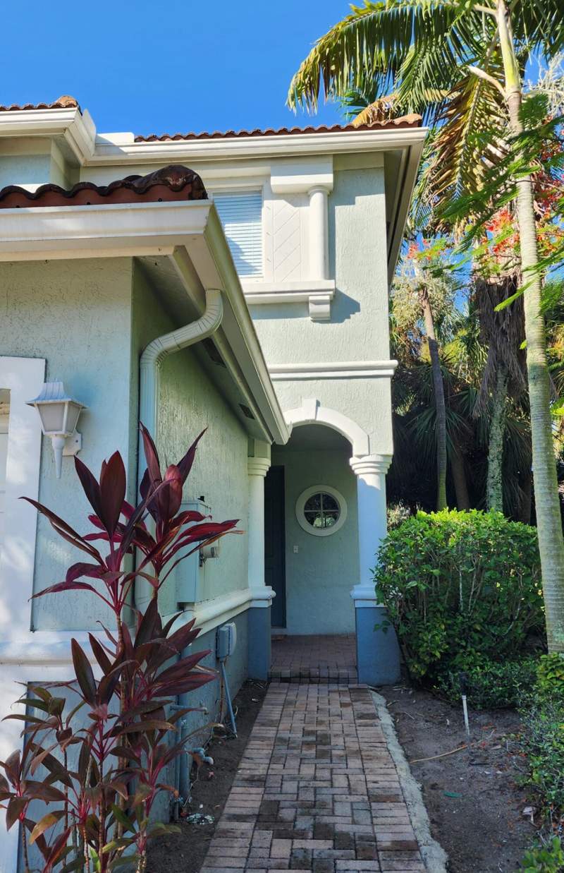 3 bedroom Townhouse at 2124 Oakmont Drive, Thousand Oaks, Riviera Beach — photo 2