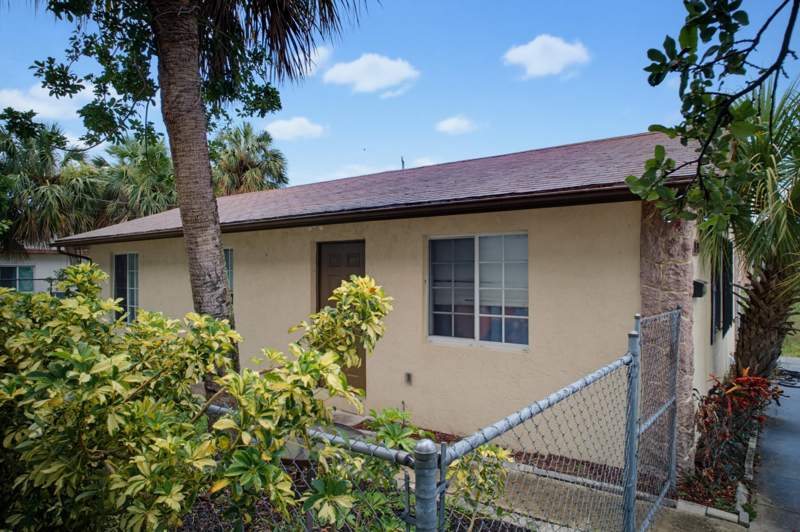 3 bedroom Single Family Residence at 1525 W 17th Street, Kelly Add, Riviera Beach — photo 2