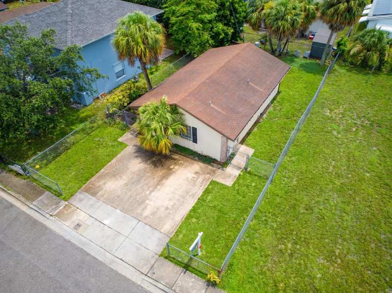 3 bedroom Single Family Residence at 1525 W 17th Street, Kelly Add, Riviera Beach — photo 1