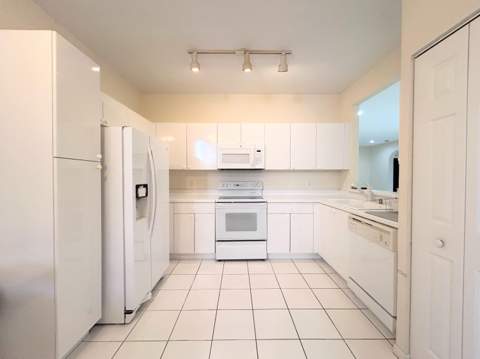 7910 Laina Lane #2, Boynton Beach FL - photo 11 of 55