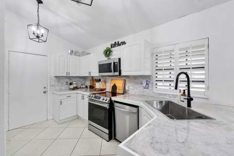 6852 Bitterbush Place, Boynton Beach FL - photo 8 of 73