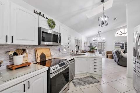 6852 Bitterbush Place, Boynton Beach FL - photo 10 of 73