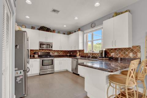 15861 Lisbon Court, Wellington FL - photo 10 of 35