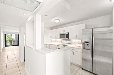 8 Royal Palm Way #3020, Boca Raton FL - photo 6 of 37