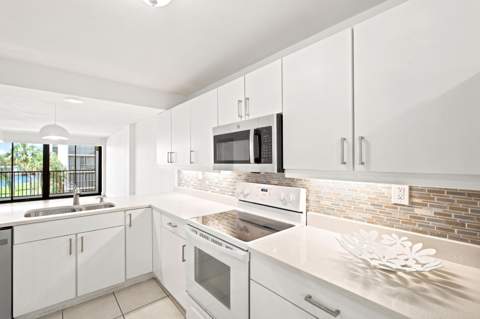 8 Royal Palm Way #3020, Boca Raton FL - photo 9 of 37