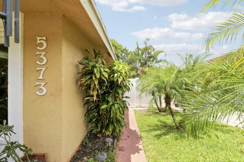 5373 Gene Circle, West Palm Beach FL - photo 17 of 23